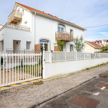 Cap Ocean-11 By Interhome